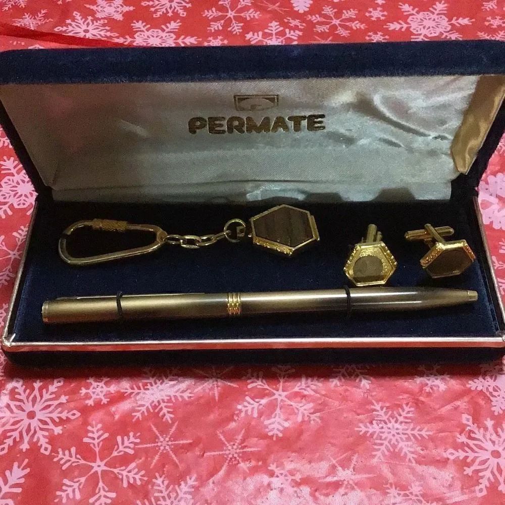 Vintage Permate gift set cuff links missing cover
